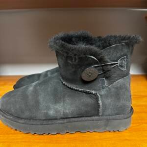 UGGS Women Boots