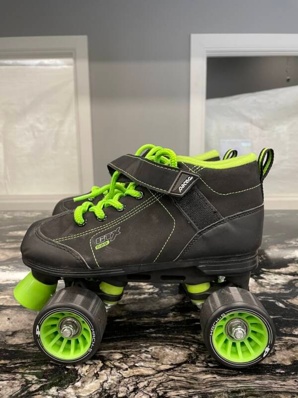 Black & Neon Green Classic Quad Roller Skates - Image 2