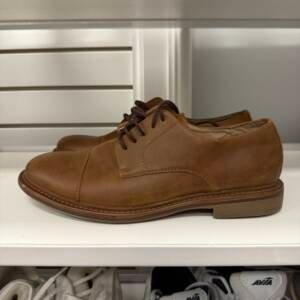Men’s Tan Leather Cap-Toe Dress Shoes