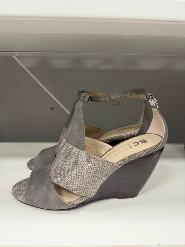 Women's Grey Textured Block-Heel Sandals with Ankle Strap - Image 2